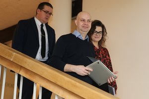 Nebeskelbs susirgusiųjų amžiaus ir lyties: S. Malinauskas niršta, advokatas įžvelgia pavojų