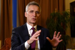 NATO vadovas ragina bloko nares išlaikyti gynybos finansavimo lygį