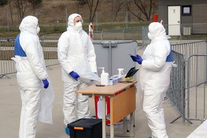 V. Grubliauskas: turimų reagentų Klaipėdos mobiliai tyrimų stotelei užteks vos dviem dienoms