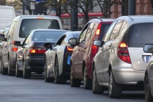 Karantinas Lietuvos automobilių rinkoje įjungė lėtesnę pavarą