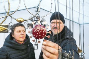 Koronaviruso neįsiūlė – daugiau tokių papuošalų nebegamins