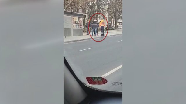 Vilniuje nufilmavo greitosios vairuotojo poelgį: daugiau niekas nesustojo padėti