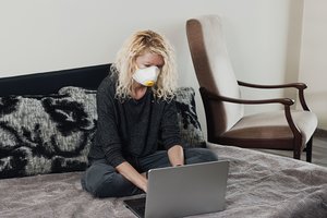 Po kelionės save izoliavusi vilnietė: viešpatie, kokia laisvė nueiti į virtuvę