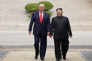 KCNA: D. Trumpas atsiuntė Kim Jong Unui laišką su santykių vystymo planu