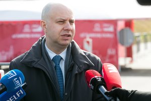 A. Veryga paminėjo Lenkijoje koronavirusu susirgusį ir nusižudžiusį mediką: turi prašymą lietuviams