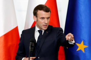 E. Macronas: „Teks kovoti su precedento neturinčia finansų ir ekonomikos krize“