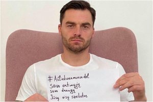 Geriausi šalies futbolininkai ragina likti namuose