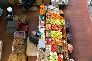 Sostinės Halės turgaus prekeiviai žino, kada į ją sugrįš pirkėjai