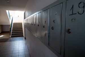 Dėl laiptinių sunerimusiems gyventojams – atsakas iš Užkrečiamųjų ligų ir AIDS centro