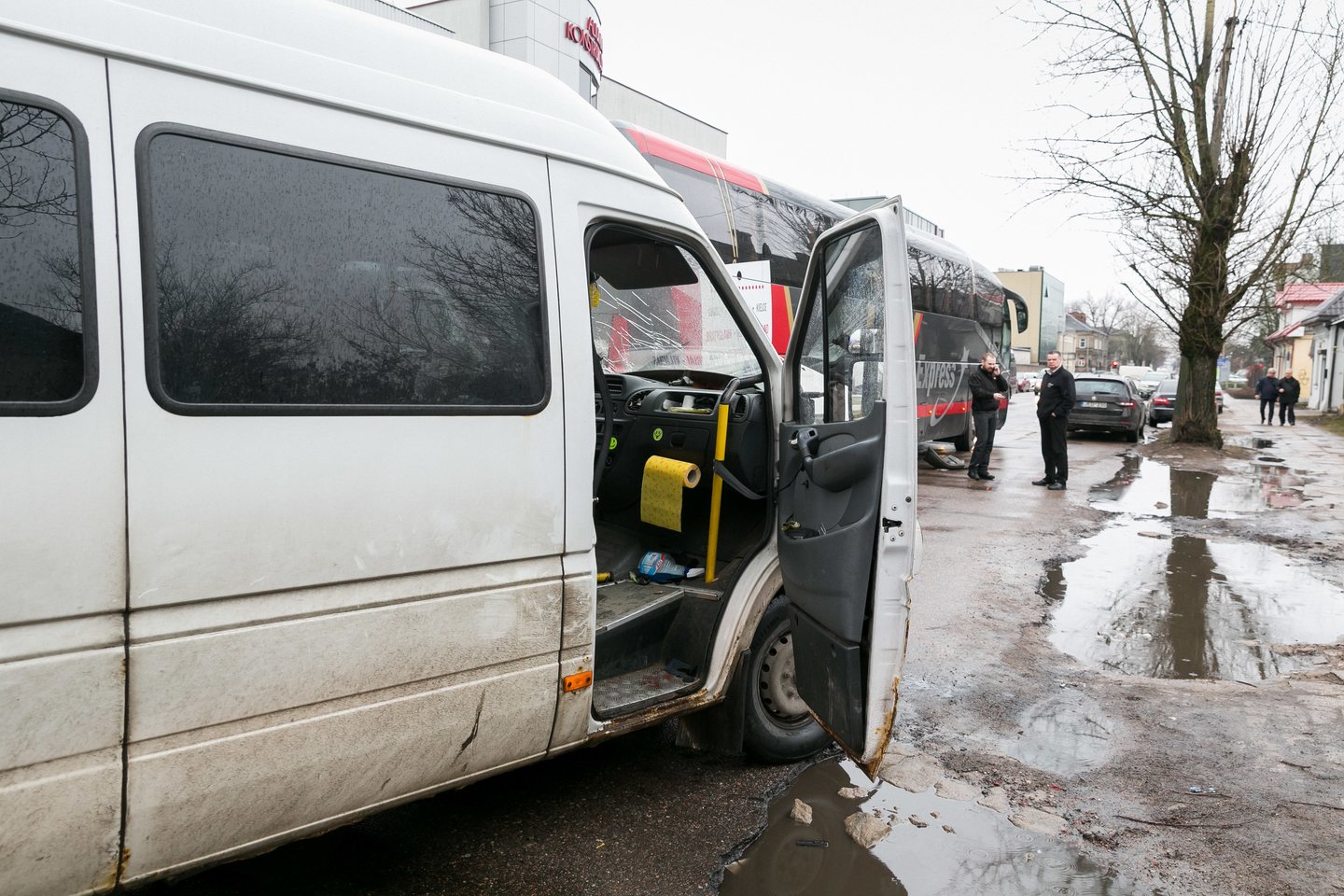 Tauragės rajono savivaldybė visiškai stabdo viešąjį transportą, pradės masinę viešųjų erdvių dezinfekciją.<br>T.Bauro nuotr.