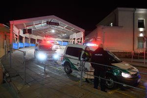 Vilniaus oro uoste policija pasitiko atvykusius užsieniečius ir išlydėjo iš Lietuvos