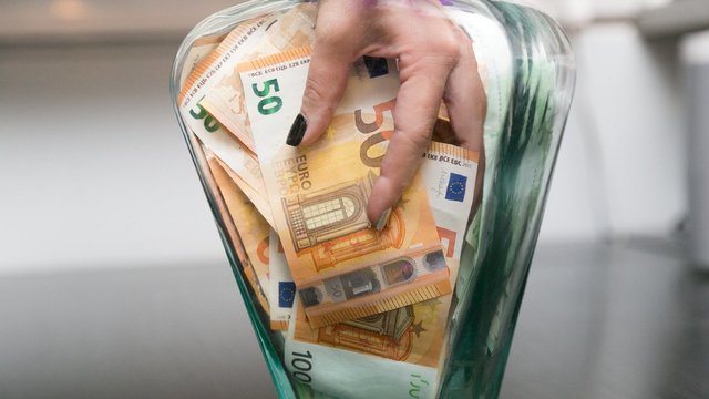 V. Šapoka pristatė 2 mlrd. eurų paramos paketą verslui: pranešė, kaip jį gauti