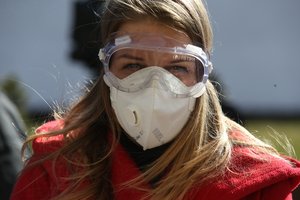 Nors kaukės tapo privalomos, vaistinės jų nebegauna: niekas neteikia jokių garantijų