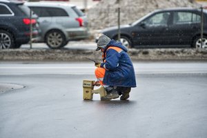 Paskelbus apie paramą įmonėms, žmonės skubiai atšaukiami iš nemokamų atostogų 