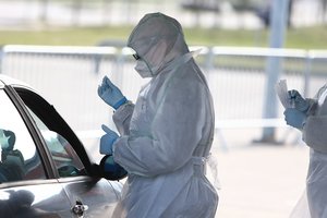 Mobilusis punktas atidarytas ir Šiauliuose: teko slopinti medikų bandymą maištauti