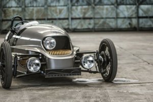 Galėjo būti kiečiausias elektromobilis Žemėje: kas nutiko su nepakartojamu „Morgan“ elektromobiliu