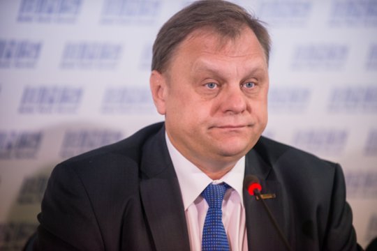 V. Sutkus: Lietuvai skubiai reikia skolintis tiek, kiek galima