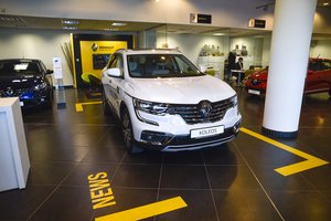 „Renault“ koncerno laukia neramios dienos: kai kurių modelių užsakymai krito net 90 proc.