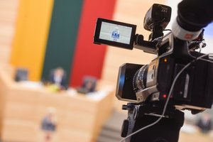 Dviejų Seimo narių padėjėjai diagnozuotas koronavirusas