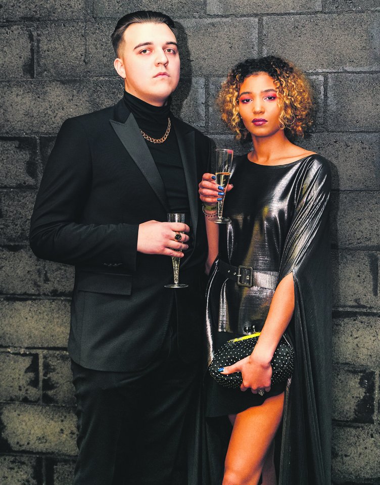 N.A.Khotseng su draugu Kasparu sieja ne tik šilti jausmai, bet ir dainų rašymas.<br>M.Stankaičio nuotr.