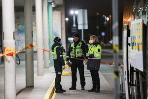 Priverstinis karantinavimas Vilniuje baigėsi: žmonių prašoma tiesiog išeiti iš oro uosto