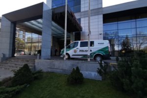 Šimtai iš užsienio grįžusių lietuvių iš viešbučių savivaldybėse paleidžiami į namus