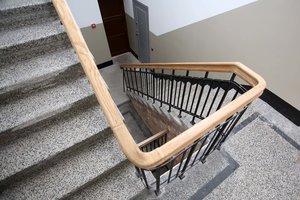 Paaiškino, kaip tinkamai prižiūrėti laiptines: yra viena svarbi detalė