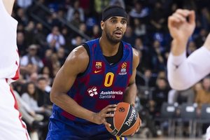 „Barcelona“ žaidėjams – 70 procentų mažesni atlyginimai