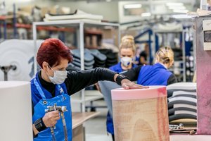 Svarstant, kad Ukmergė gali būti uždaryta, didžiausias miesto darbdavys veiklos nestabdo