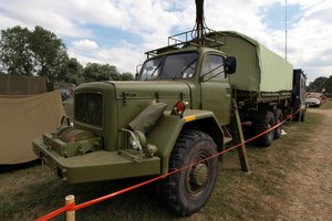 Lietuvos karo technikos istorija: kodėl šio sunkvežimio kabina buvo tokia geidžiama vieta?