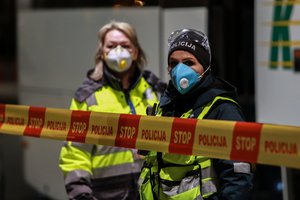 Pateikė naujausias žinias apie penktąją koronaviruso auką, Klaipėda uždaro autobusų stotį