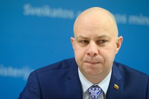 Senjorams griežtą žinią pasiuntęs A. Veryga paskelbė – medikams didės atlyginimai