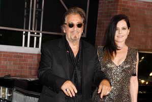 Buvusi Al Pacino perpus jaunesnė mylimoji rėžė: per sunku būti su tokiu senu vyru