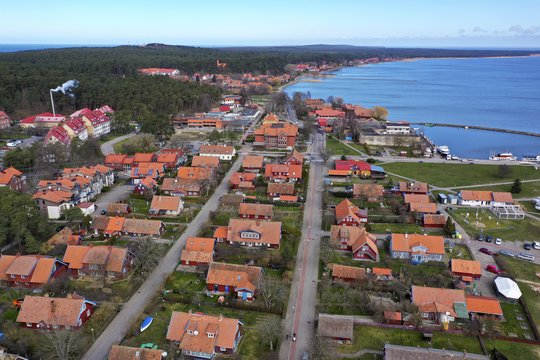 Teismas dėl senaties atmetė 5 mln. eurų skundą dėl nugriautų namų Neringoje