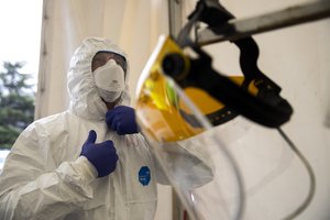 Italijoje per parą mirė beveik tūkstantis žmonių, Ispanijoje situacija – vis prastesnė