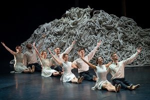 „Padėkos kauke“ padabinta Muzikinio teatro „Eglė žalčių karalienė“