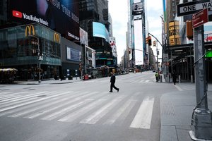 Nauju pandemijos centru tapusių JAV laukia nelengvas pasirinkimas: gelbėti ekonomiką ar gyvybes?