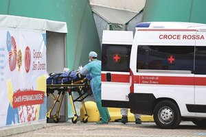 Pietų Italijoje kyla baimė: virusas artėja prie skurdesnių regionų, gresia socialinė katastrofa