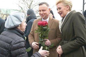 Lenkijoje priimta taisyklė dėl karantinuotų ir pagyvenusių žmonių balsavimo paštu