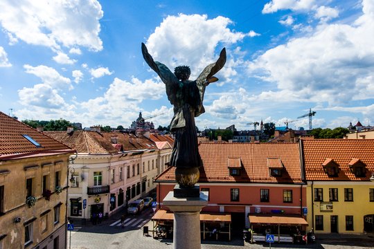 Istorijos dūžiai balandžio 1-ąją: žmonės, likimai, atradimai