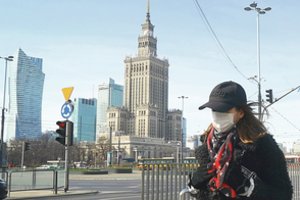 Nuotolinis mokymasis tapo ne tik lietuvių galvos skausmu – sistema sukėlė ir kaimynų pasipiktinimą