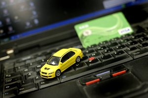 COVID-19 tyrimas: karantinas nuo pirkimo neatbaidė – vis daugiau atranda elektroninę komerciją