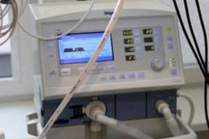 D. Grybauskaitė: 3 plaučių ventiliavimo aparatai jau pasiekė Klaipėdos, Šiaulių ir Plungės ligonines