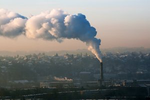 Elektros ir šilumos įmonių jau prašoma atidėti mokėjimus, tačiau klientai turės pateikti įrodymų