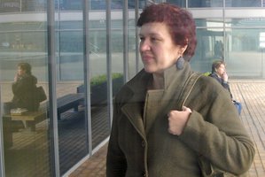 Giedra Radvilavičiūtė knygą yra pavertusi ir padėkliuku lovoje taurei padėti