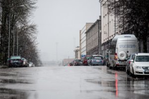 Rytinėje Lietuvoje dalis kelių padengti pažliugusio sniego sluoksniu