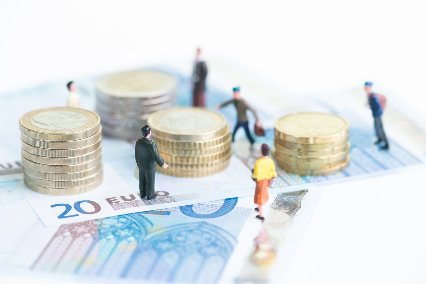 IT ir telekomunikacijų kompanija Lietuvoje „Telia“ skiria 50 tūkstančių eurų su koronavirusu kovojantiems medikams ir antra tiek – dėl šalyje paskelbto karantino galimybių mokytis netekusiems vaikams.