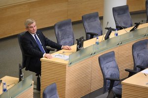 Visus Seimo narius dėl COVID-19 ištirti siūlęs V. Pranckietis liko nesuprastas