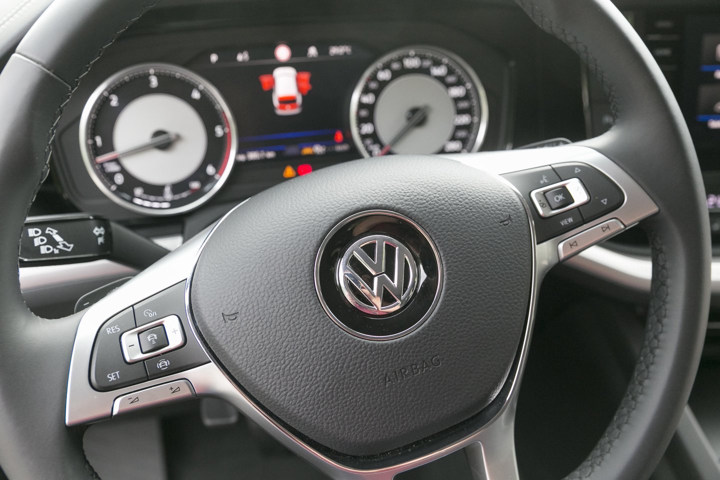 Vokietijos automobilių gamintoja „Volkswagen“ trečiadienį dėl koronaviruso krizės dar savaitei sustabdė savo gamyklos veiklą JAV Tenesio valstijoje. <br>T.Bauro nuotr.