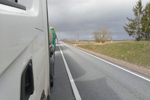 Sugriežtinus karantiną ties siena su Latvija – sumaištis, nutįso milžiniškos eilės 